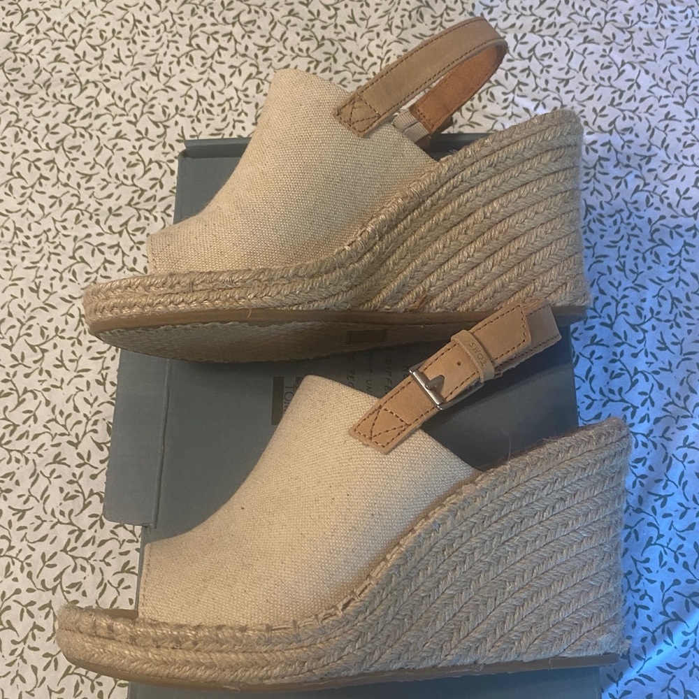 TOMS Women's Natural Wedge Sandals - Picture 5 of 9